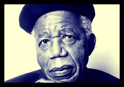 Chinua_Achebe_Giving_Back