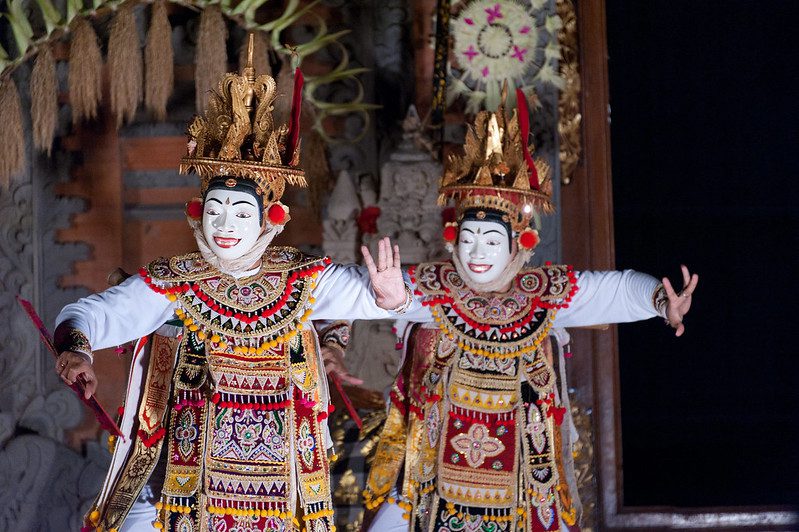 How Backpacking in Indonesia Can Help Reduce Poverty